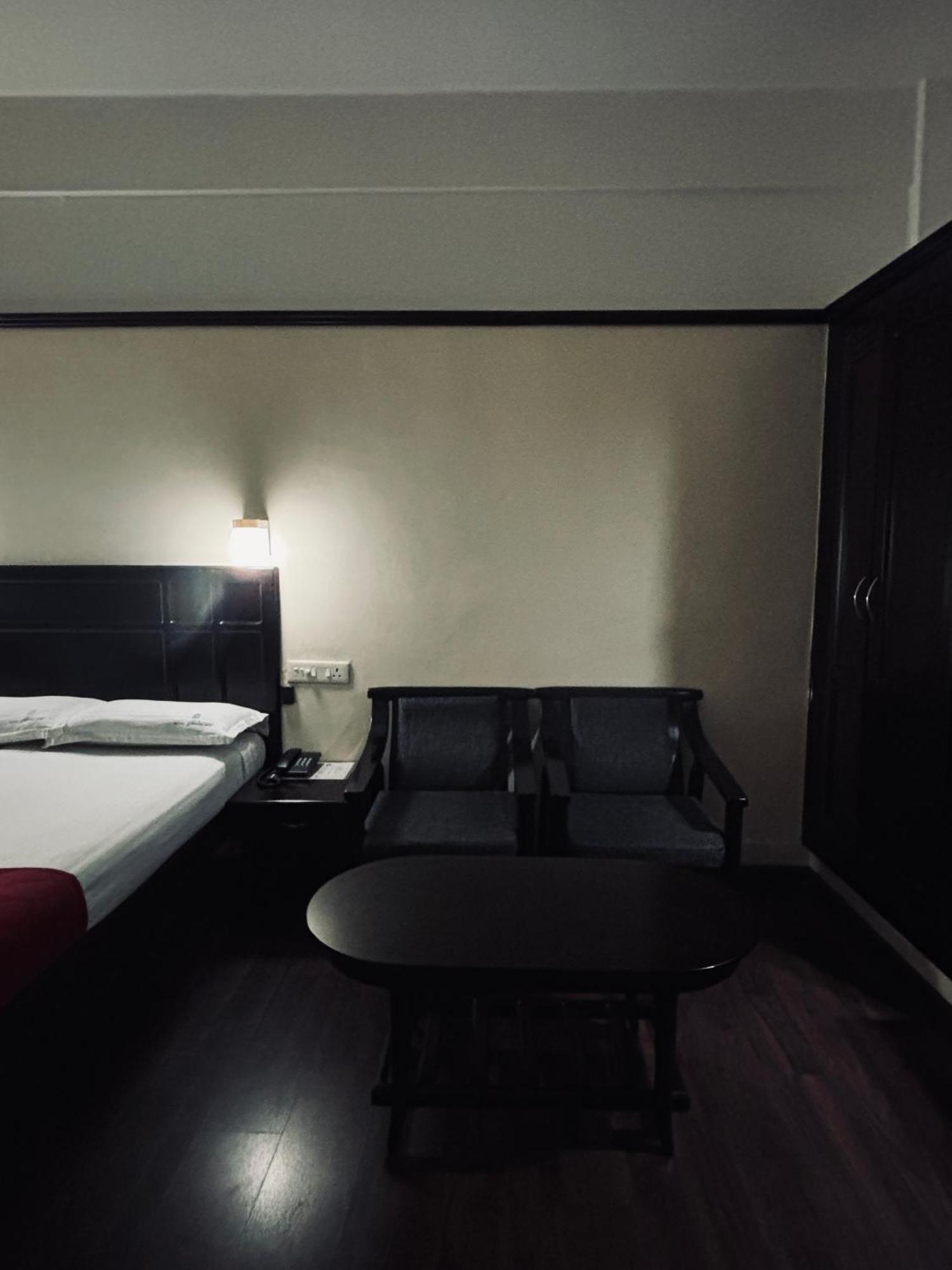 Maharani Hotel Kozhikode Zewnętrze zdjęcie